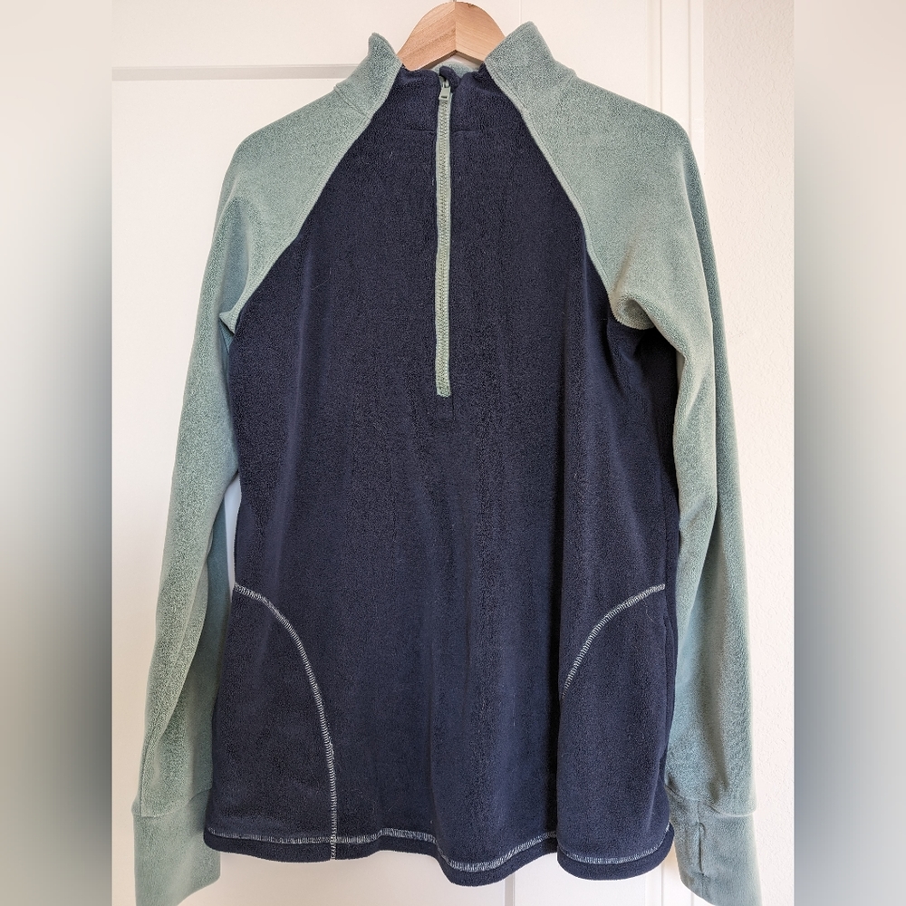 Latched mama medium green and blue nursing fleece pull over